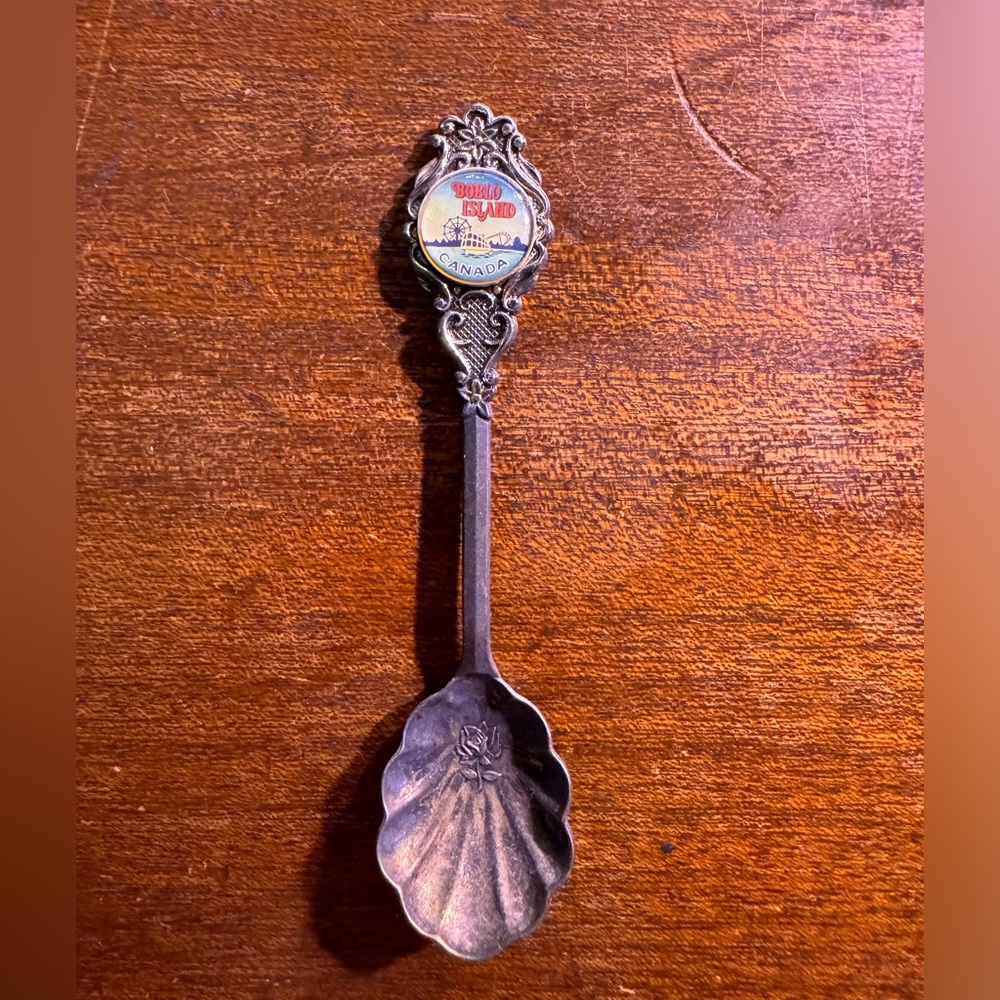 Boblo island Canada collector spoon cameo silver plated